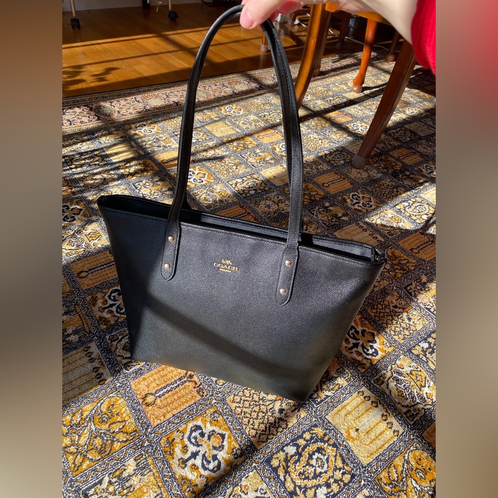 Coach City Tote Bag in Black Crossgrain Leather w Zip Top - Picture 3 of 14